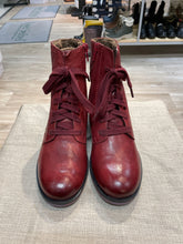 Lataa kuva Galleria-katseluun, Seibel punaiset nilkkurit