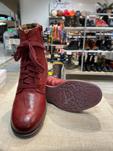 Lataa kuva Galleria-katseluun, Seibel punaiset nilkkurit