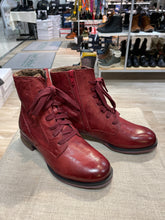 Lataa kuva Galleria-katseluun, Seibel punaiset nilkkurit