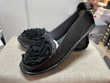 Lataa kuva Galleria-katseluun, Laura Vita,