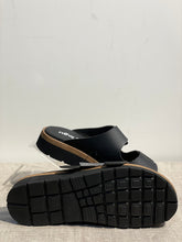 Lataa kuva Galleria-katseluun, New Feet Mustat Sandaalit