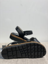 Lataa kuva Galleria-katseluun, New Feet Extrea Leveä Solki Sandaali