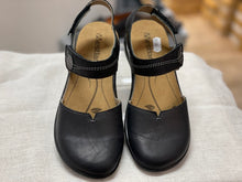 Lataa kuva Galleria-katseluun, Westland, musta umpikärkisandaalit