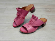 Lataa kuva Galleria-katseluun, MAGO, Pinkit pistokkaat