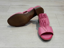 Lataa kuva Galleria-katseluun, MAGO, Pinkit pistokkaat