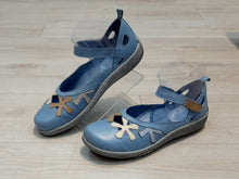 Lataa kuva Galleria-katseluun, MAGO, Siniset kävelykengät