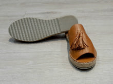 Lataa kuva Galleria-katseluun, MAGO, hapsukoristeiset sandaalit