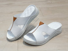 Lataa kuva Galleria-katseluun, MAGO, Nahkaiset sandaalit