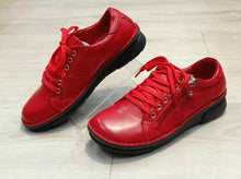 Lataa kuva Galleria-katseluun, Mago, Syyskengät