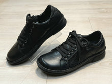 Lataa kuva Galleria-katseluun, Mago, Syyskengät