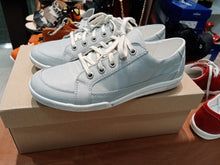 Lataa kuva Galleria-katseluun, NAHKATENNARIT VAALEANSINISET