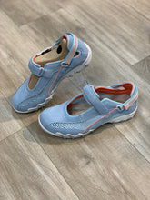 Lataa kuva Galleria-katseluun, Allrounder by Mephisto,tarrakengät