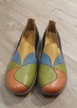 Lataa kuva Galleria-katseluun, MAGO, Kuviolliset kävelykengät