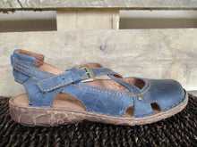 Lataa kuva Galleria-katseluun, KEVÄÄN UUTUUS ROSALIE 13