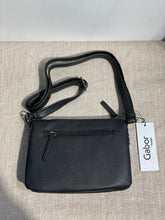 Lataa kuva Galleria-katseluun, Gabor musta pieni laukku