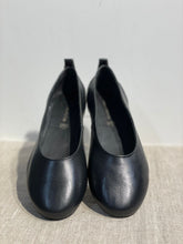 Lataa kuva Galleria-katseluun, Tamaris musta balleriina