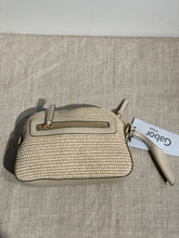 Lataa kuva Galleria-katseluun, Gabor pieni beige ruudukkolaukku