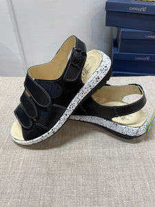 Belvida mustavalkoiset sandaalit