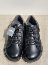 Lataa kuva Galleria-katseluun, New Feet kävelykengät