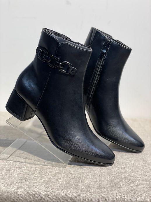 Marco Tozzi mustat nilkkurit