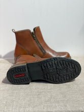 Lataa kuva Galleria-katseluun, Rieker cognac nilkkurit kahdella vetoketjula