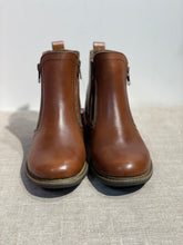 Lataa kuva Galleria-katseluun, Rieker cognac nilkkurit kahdella vetoketjula