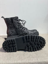 Lataa kuva Galleria-katseluun, Musta-hopea maiharit