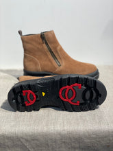 Lataa kuva Galleria-katseluun, Rieker X8251-24 kääntönasta cognac