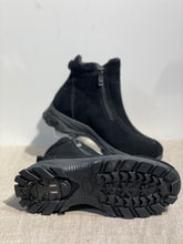 Lataa kuva Galleria-katseluun, Eskimo 03220903 musta lammasvuori käntön.