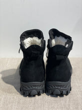 Lataa kuva Galleria-katseluun, Eskimo 03220903 musta lammasvuori käntön.