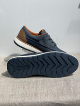 Lataa kuva Galleria-katseluun, Bugatti miesten sininen kävelykenkä nauhoilla