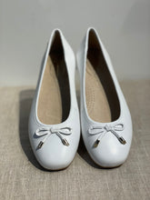 Lataa kuva Galleria-katseluun, Tamaris ballerina valkoinen