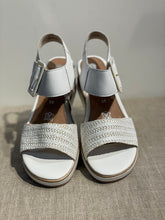 Lataa kuva Galleria-katseluun, Remonte valkoinen sandaali