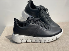 Lataa kuva Galleria-katseluun, Gabor nauhalliset mustat kävelykengät