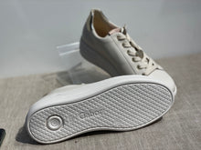 Lataa kuva Galleria-katseluun, Gabor kävelykengät sydän grassikorulla