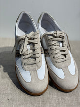 Lataa kuva Galleria-katseluun, Seibel valko beige kävelykengät