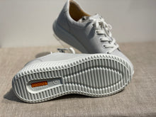 Lataa kuva Galleria-katseluun, Jomos kävelykenkä offwhite