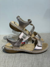 Lataa kuva Galleria-katseluun, Rieker sandaali metalli