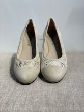 Lataa kuva Galleria-katseluun, Caprice ballerina beige comb