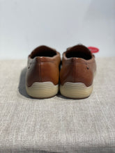 Lataa kuva Galleria-katseluun, Tamaris kävelykenkä cognac nappa rusettisomiste