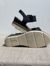Lataa kuva Galleria-katseluun, Remonte sandaali musta ( mustavalk. solki )
