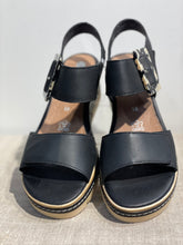 Lataa kuva Galleria-katseluun, Remonte sandaali musta ( mustavalk. solki )