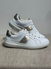 Lataa kuva Galleria-katseluun, Gabor kävelykenkä valkoinen/kulta