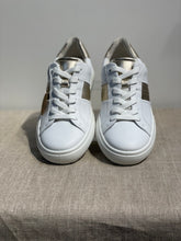 Lataa kuva Galleria-katseluun, Gabor kävelykenkä valkoinen/kulta