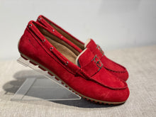 Lataa kuva Galleria-katseluun, 11219 Tamaris punaiset loaferit korulla