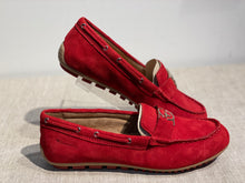 Lataa kuva Galleria-katseluun, 11219 Tamaris punaiset loaferit korulla