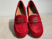 Lataa kuva Galleria-katseluun, 11219 Tamaris punaiset loaferit korulla