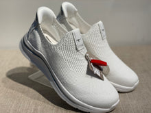 Lataa kuva Galleria-katseluun, Tamaris step in lenkkarit valkoinen