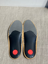 Lataa kuva Galleria-katseluun, Nahkamuotoiltu pohjallinen