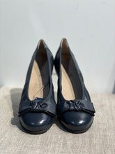 Lataa kuva Galleria-katseluun, Caprice Sininen Ballerina